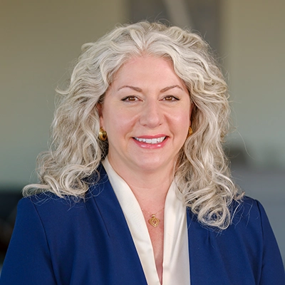 Amy Reynolds Headshot