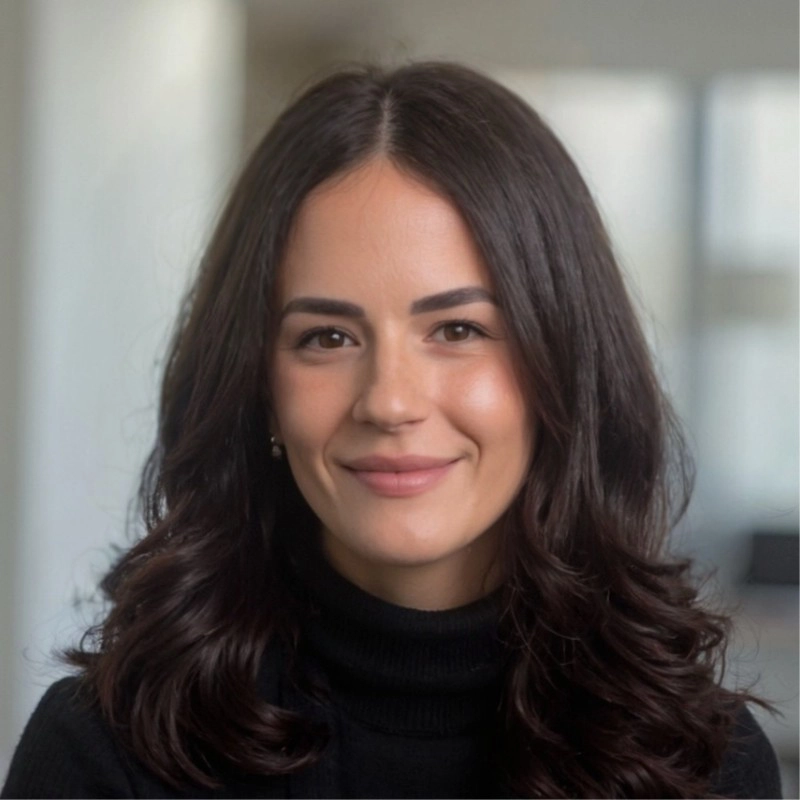 Emma Versaw Headshot