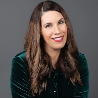 Leah Logan Headshot
